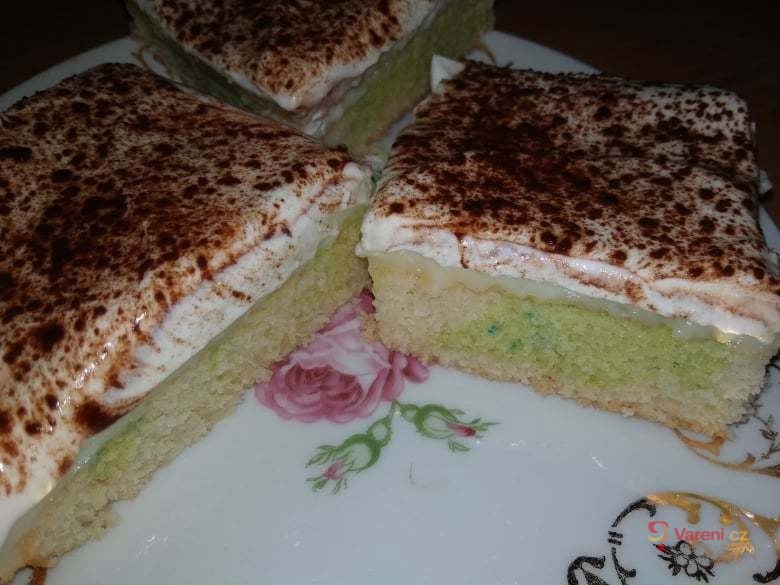 Buchta s pudinkem a zakysanou smetanou - fotografie 2