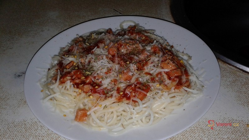 Boloňské špagety sypané parmezánem - fotografie 2