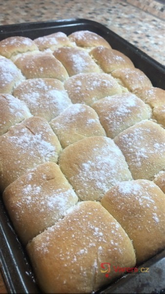 Kynuté buchty s tvarohem - fotografie 4