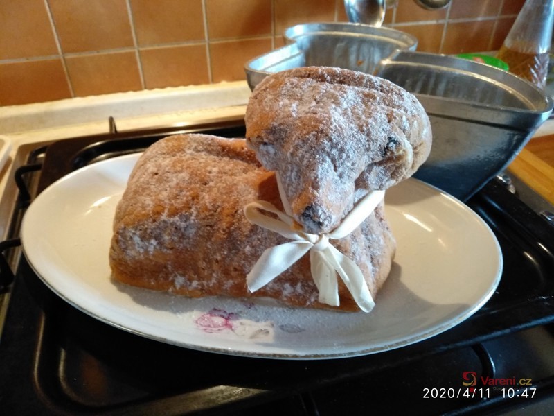 Biskupský velikonoční beránek - fotografie 2