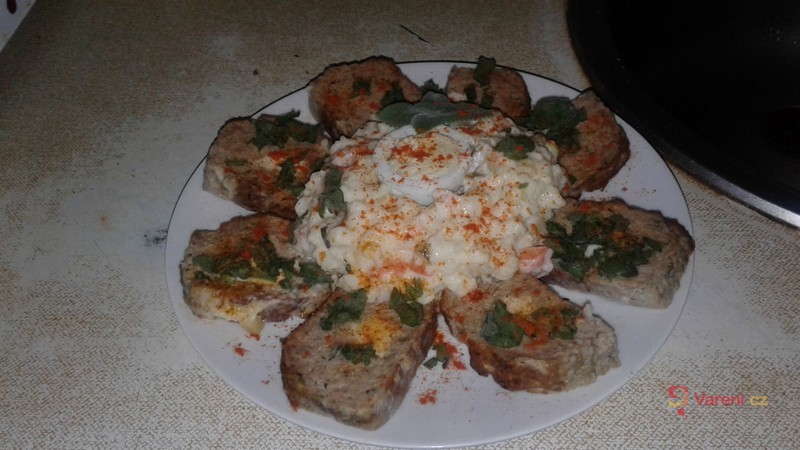 Chutná sekaná s vejci - fotografie 2