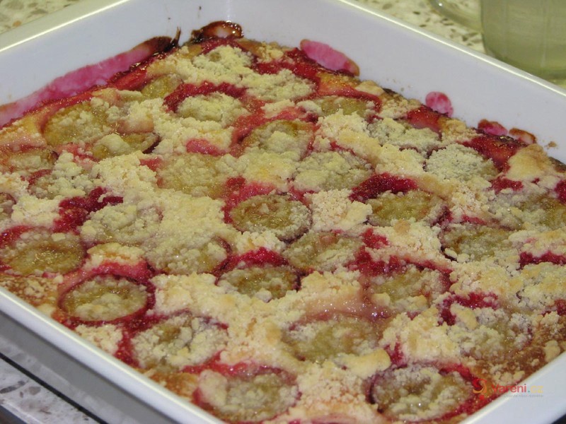 Český švestkový koláč s drobenkou - fotografie 2