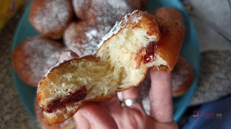 Smažené domácí koblihy - fotografie 2