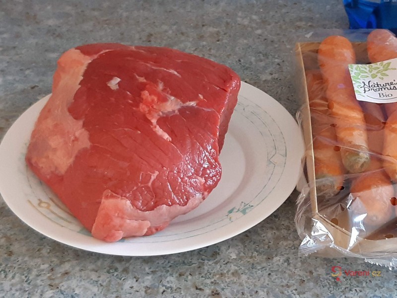 Hovězí kostky na víně - fotografie 4