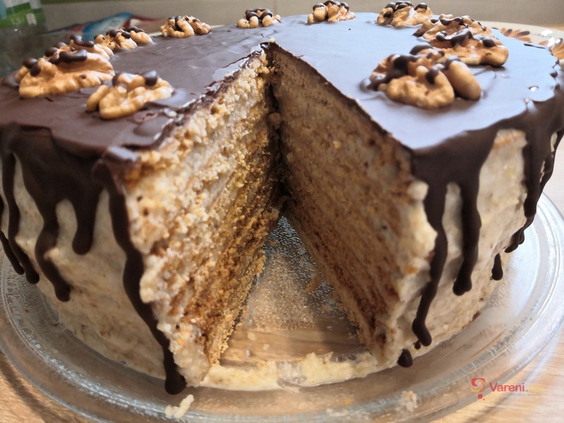 Ořechový medový dort - fotografie 4