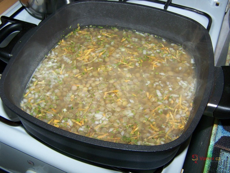 Čočková polévka s uzeninou a bramborovými nočky - fotografie 3