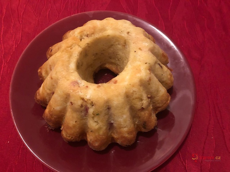 Slaninová bábovka - fotografie 2