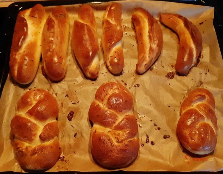 Domácí rohlíky a housky - fotografie 2