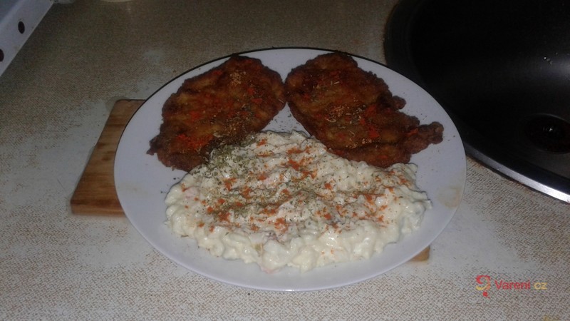 Smažený řízek s česnekem - fotografie 2