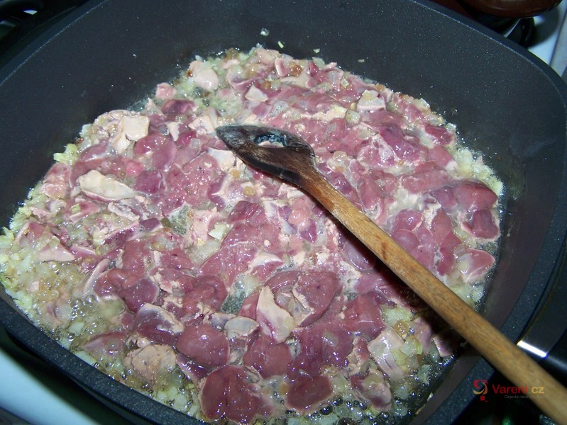 Kuřecí játra dušená na víně - fotografie 3