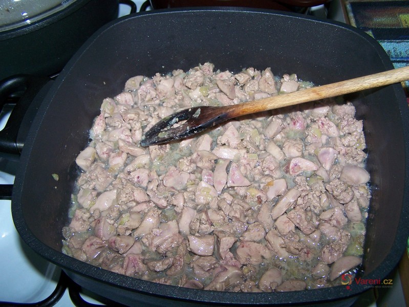 Kuřecí játra dušená na víně - fotografie 4