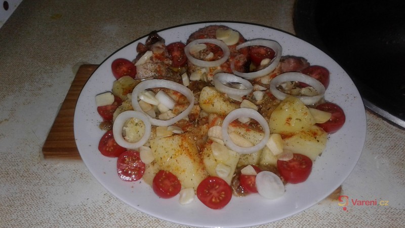 Krůtí roláda s mozzarellou a sušenými rajčaty - fotografie 2