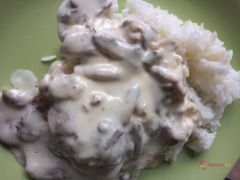 Krkovička se žampiony ve smetanové omáčce - fotografie 2