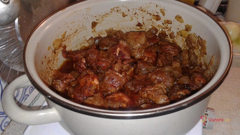 Hovězí guláš na kari - fotografie 4
