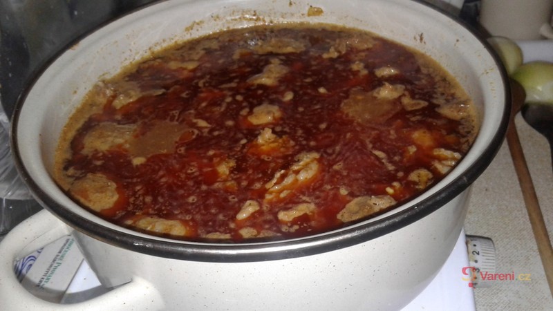 Hovězí guláš na kari - fotografie 5