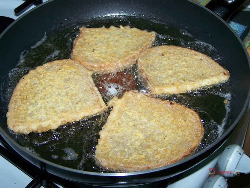 Obložený chléb ve vajíčku - fotografie 3