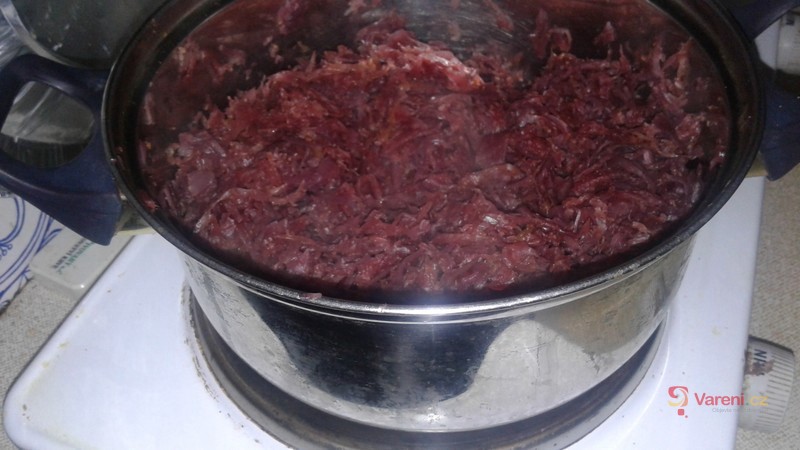 Kuře ála kachna s červeným sladkokyselým zelím a bramborovým knedlíkem - fotografie 4