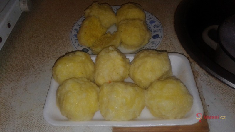 Kuře ála kachna s červeným sladkokyselým zelím a bramborovým knedlíkem - fotografie 3