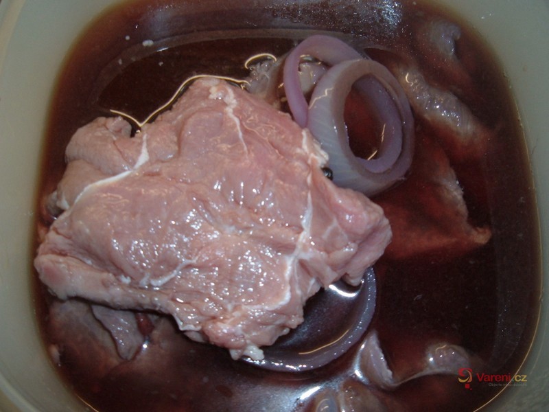 Steaky z divočáka na česneku - fotografie 2