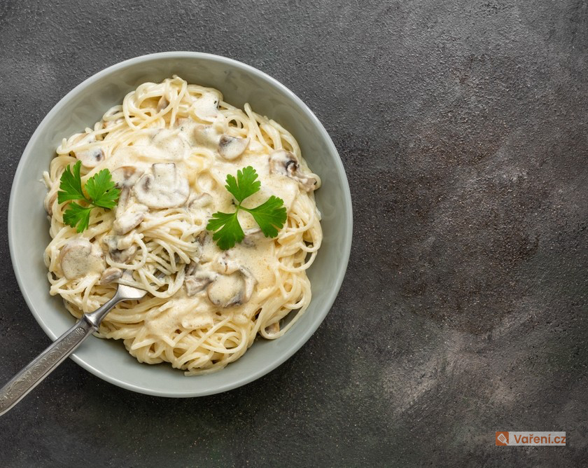 Smetanovo-houbová omáčka