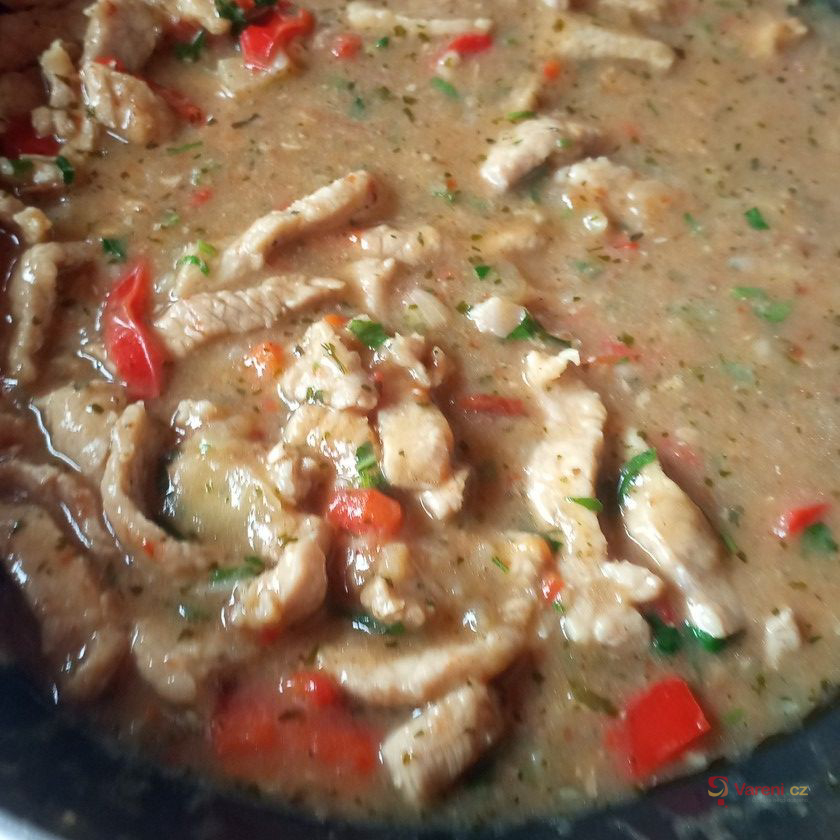 Pikantní vepřové nudličky s rýží - fotografie 2