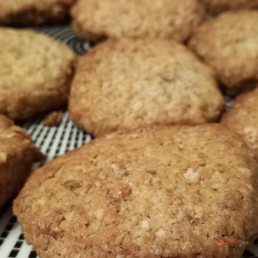 Sušenky z ovesných vloček - fotografie 3