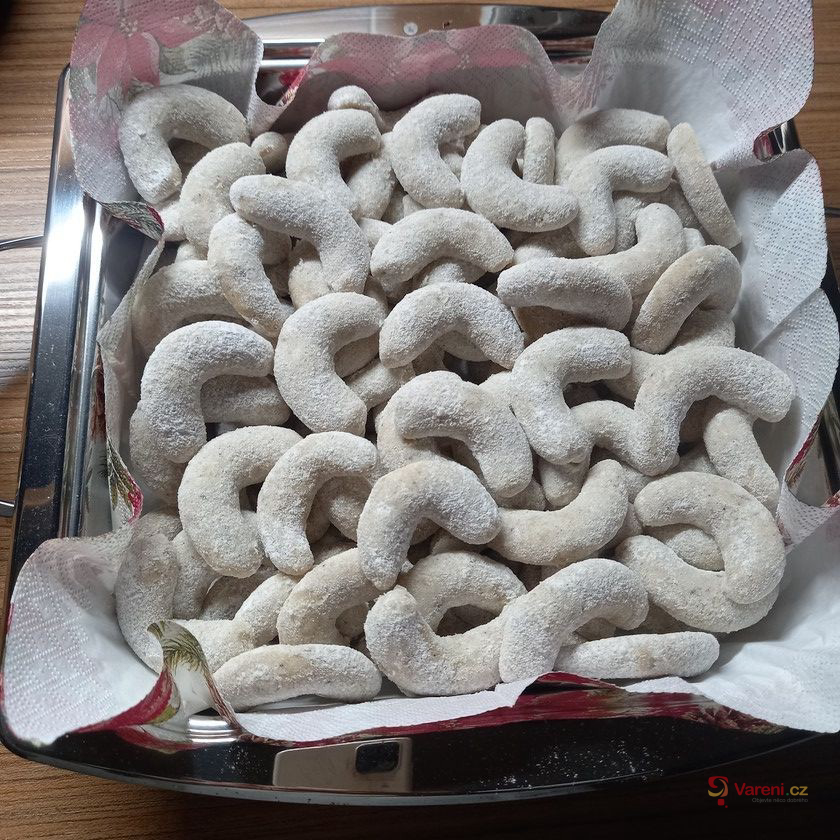 Vanilkové rohlíčky se sádlem - fotografie 3