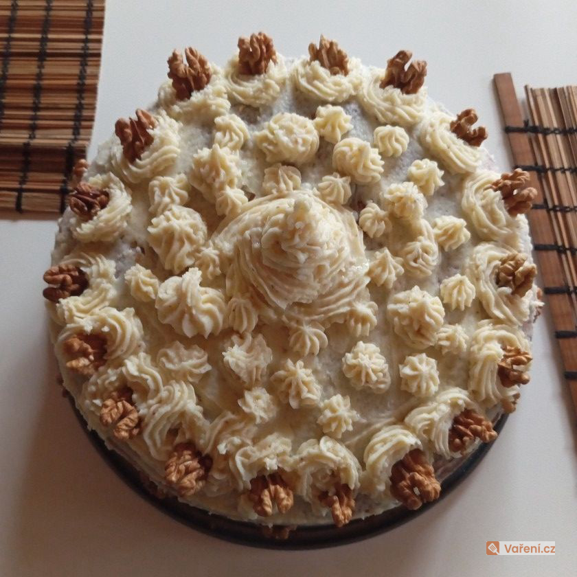 Ořechový dort s máslovým krémem - fotografie 2