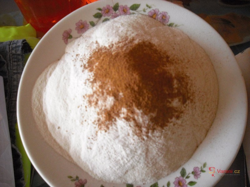 Bábovka s ovocem - fotografie 3