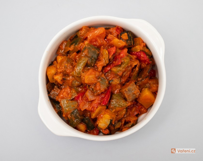 Barevné zeleninové ragú