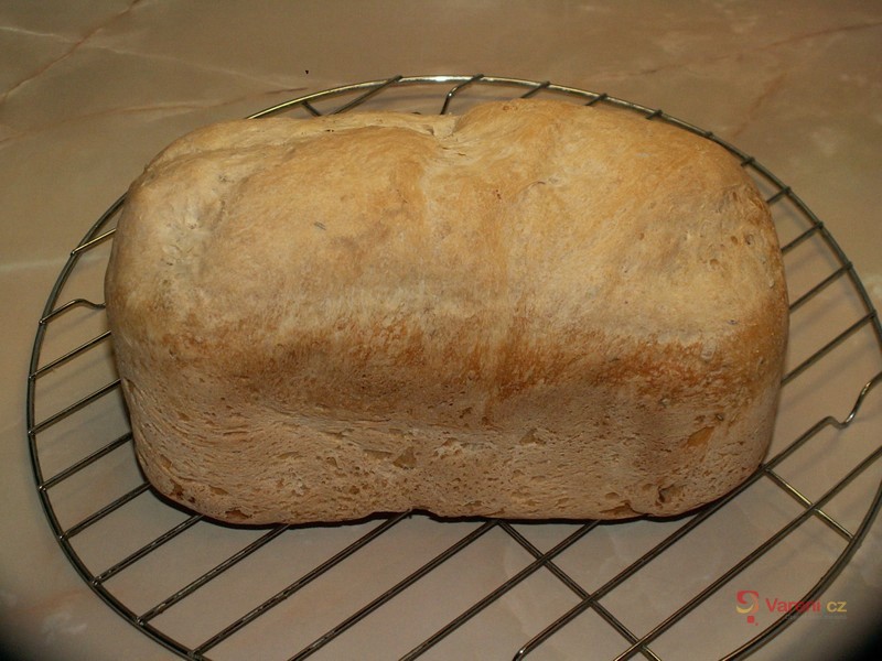 Snídaňový světlý chléb - fotografie 2