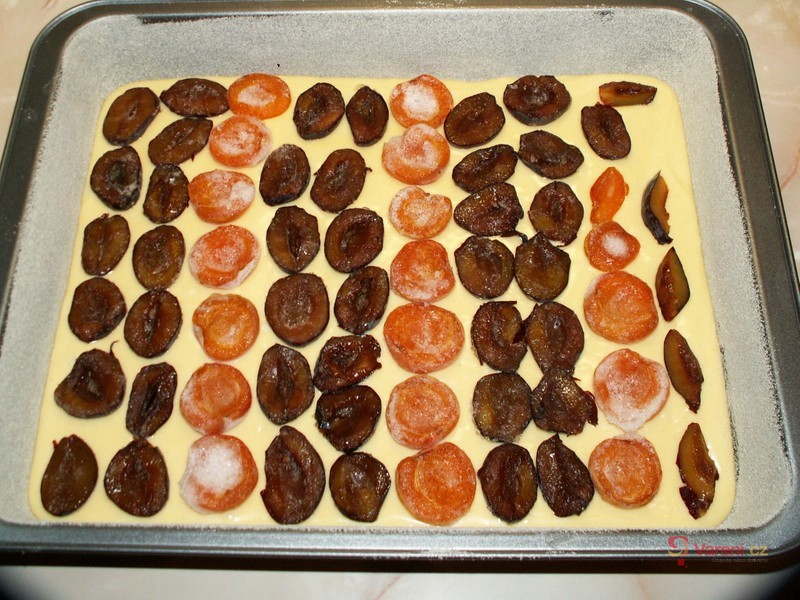 Litý koláč s drobenkou - fotografie 4