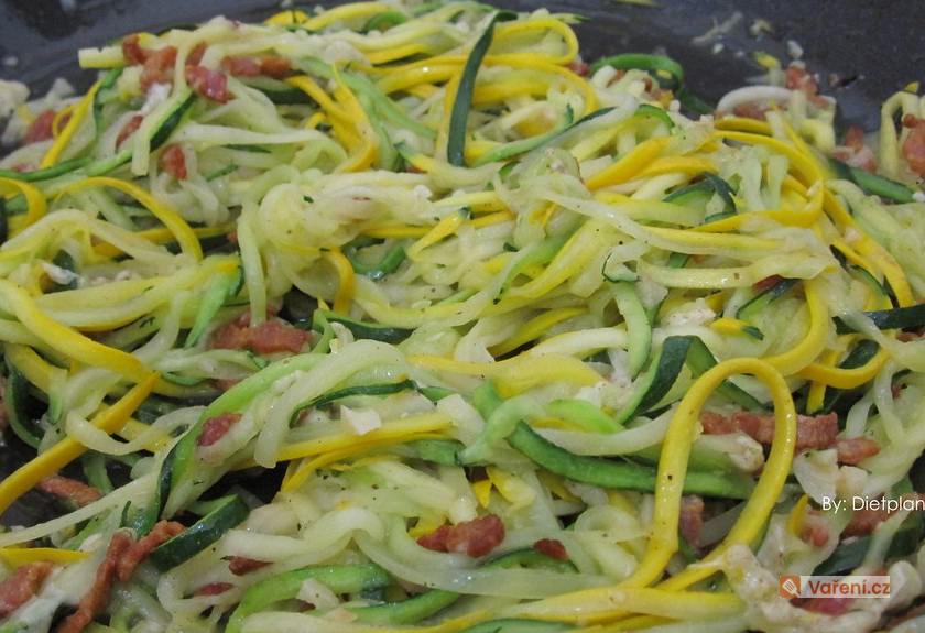 Cuketové špagety s parmazánem