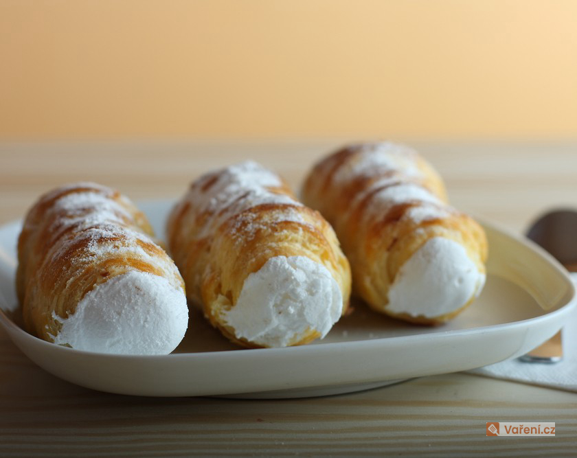 Plněné kremrole z listového těsta