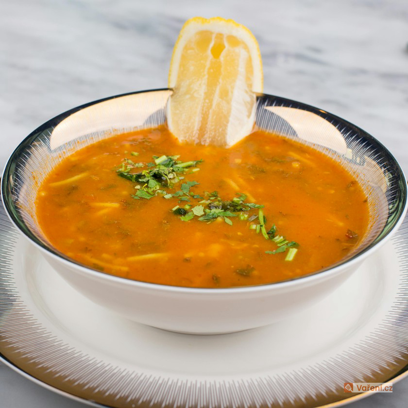 Mrkvová polévka s nudlemi
