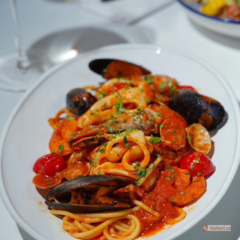 Špagety s mořskými plody 
