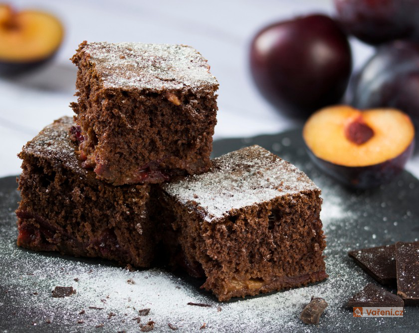 Perník se švestkami