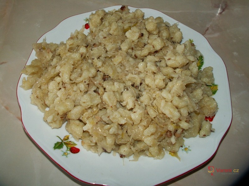 Rožnovské střapačky s uzeným masem - fotografie 3