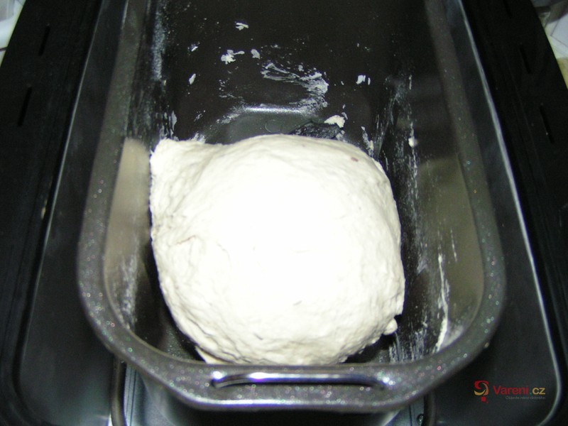 Chléb z domácí pekárny - fotografie 4