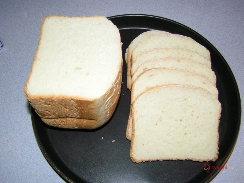 Bylinkový toastový chléb - fotografie 3