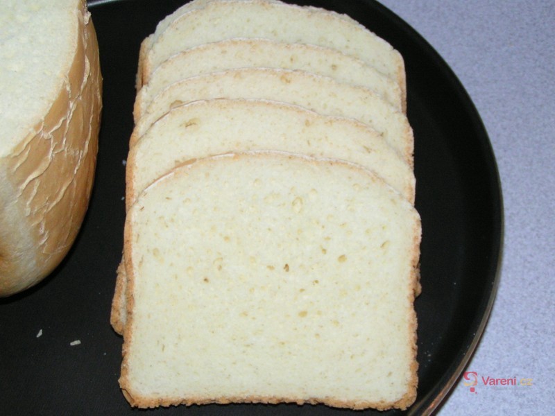 Bylinkový toastový chléb - fotografie 4