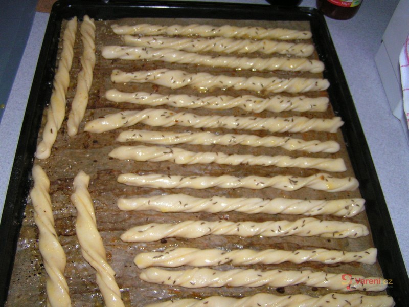 Kynuté slané tyčinky - fotografie 4