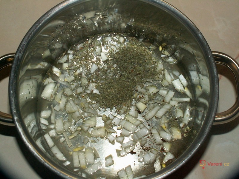 Vepřová kýta s kořeněnou omáčkou - fotografie 3