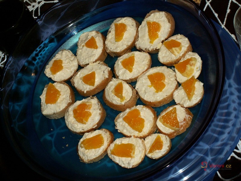 Sýrová pomazánka s česnekem - fotografie 3