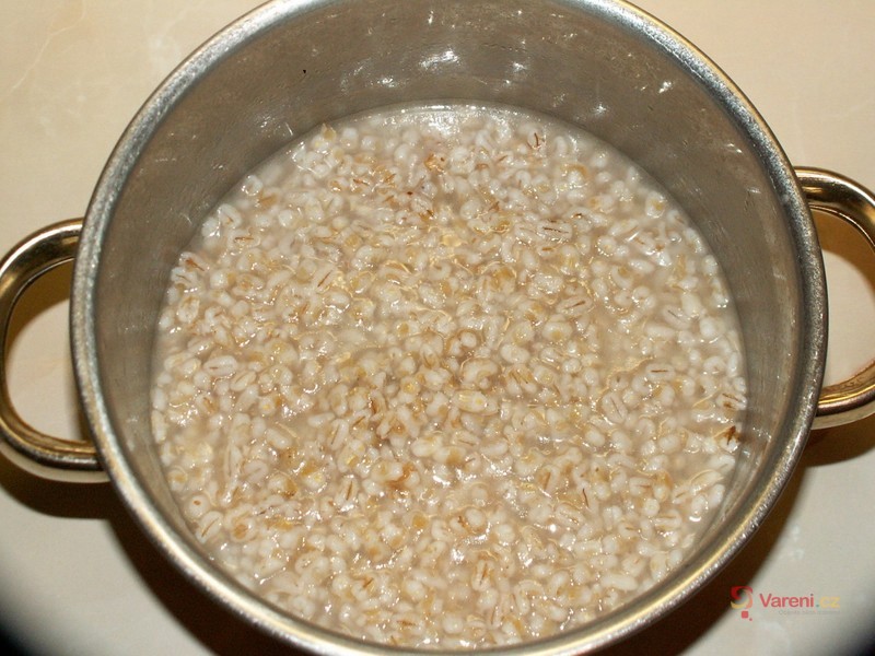 Uzený bůček, kysané zelí a kroupy - fotografie 3