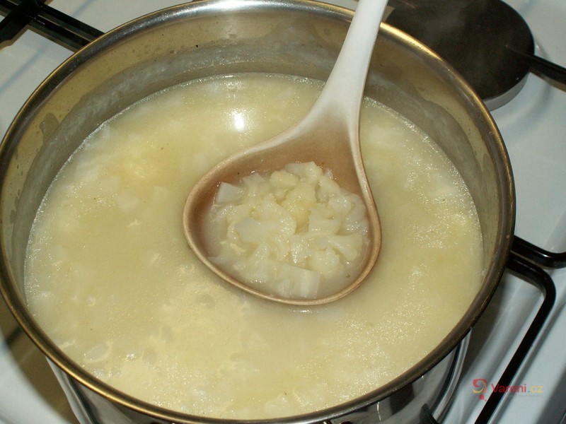 Květáková polévka s vajíčkem - fotografie 3