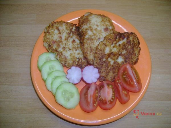 Květákové placičky s uzeninou - fotografie 2