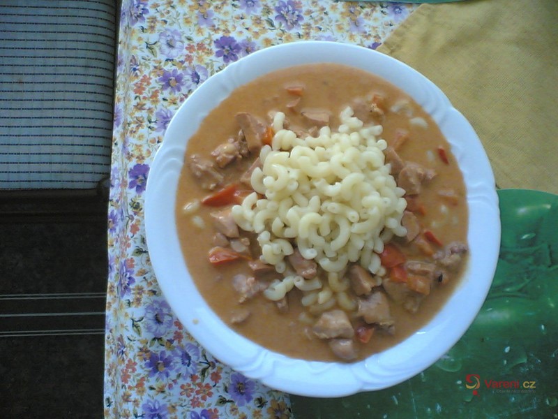 Kuřecí maso s paprikou - fotografie 3