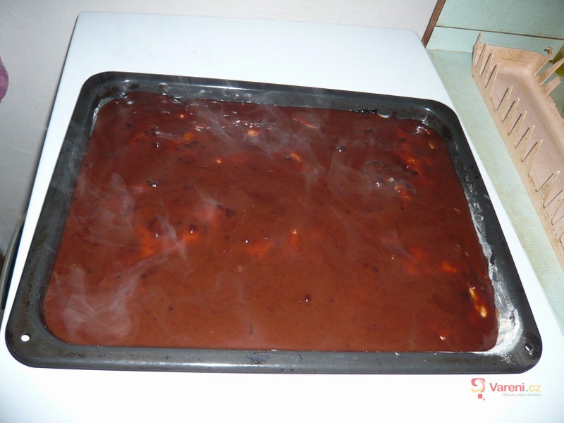 Černá buchta z kefíru - fotografie 3