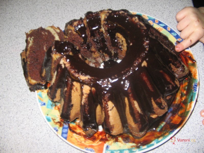 Barevná olejová bábovka - fotografie 2